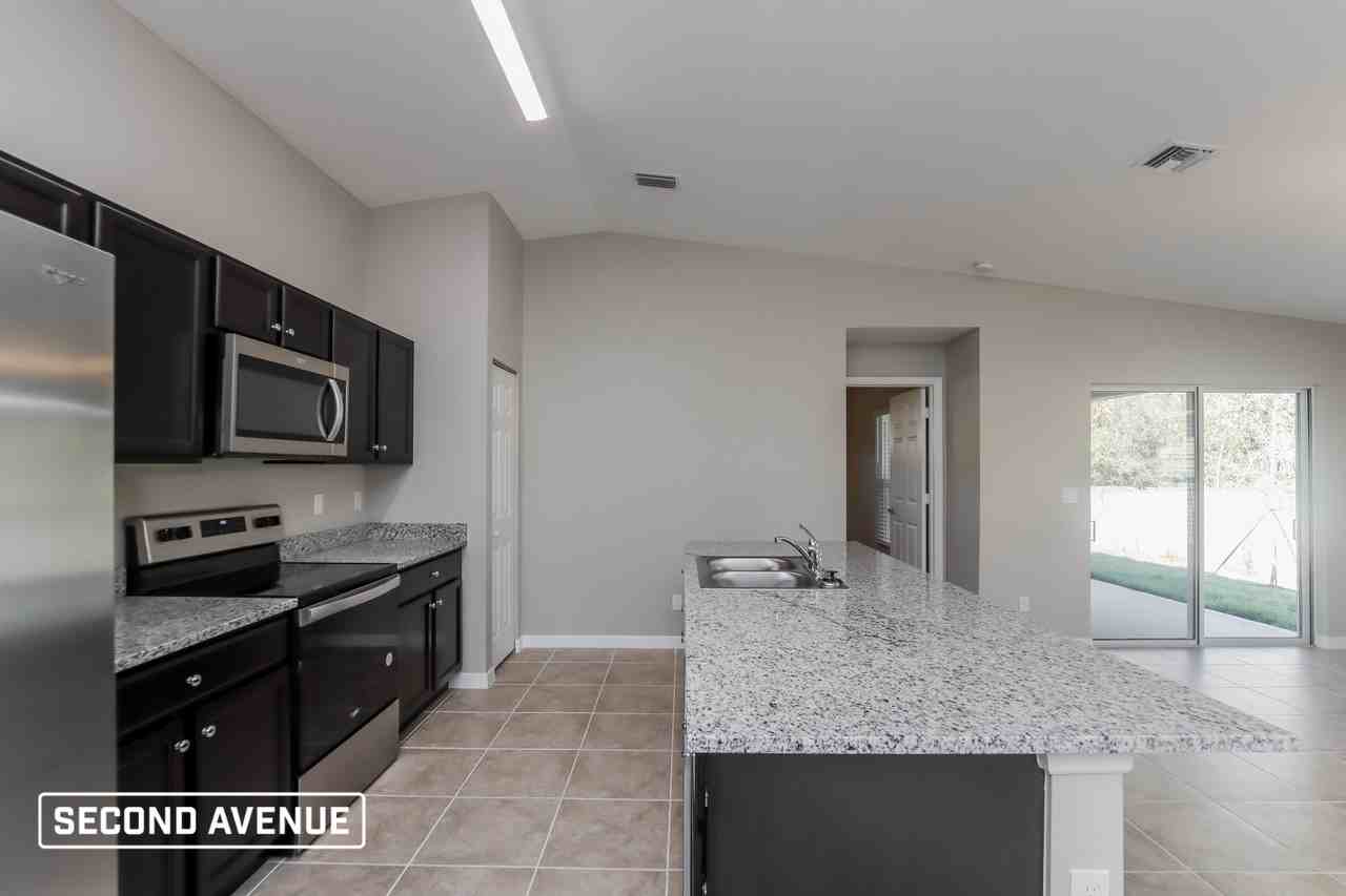 378 Mott St Sw - Photo 4 of 15