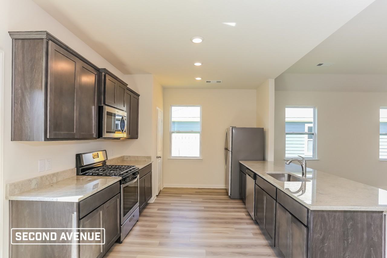 1432 Palamedes Dr - Photo 3 of 15