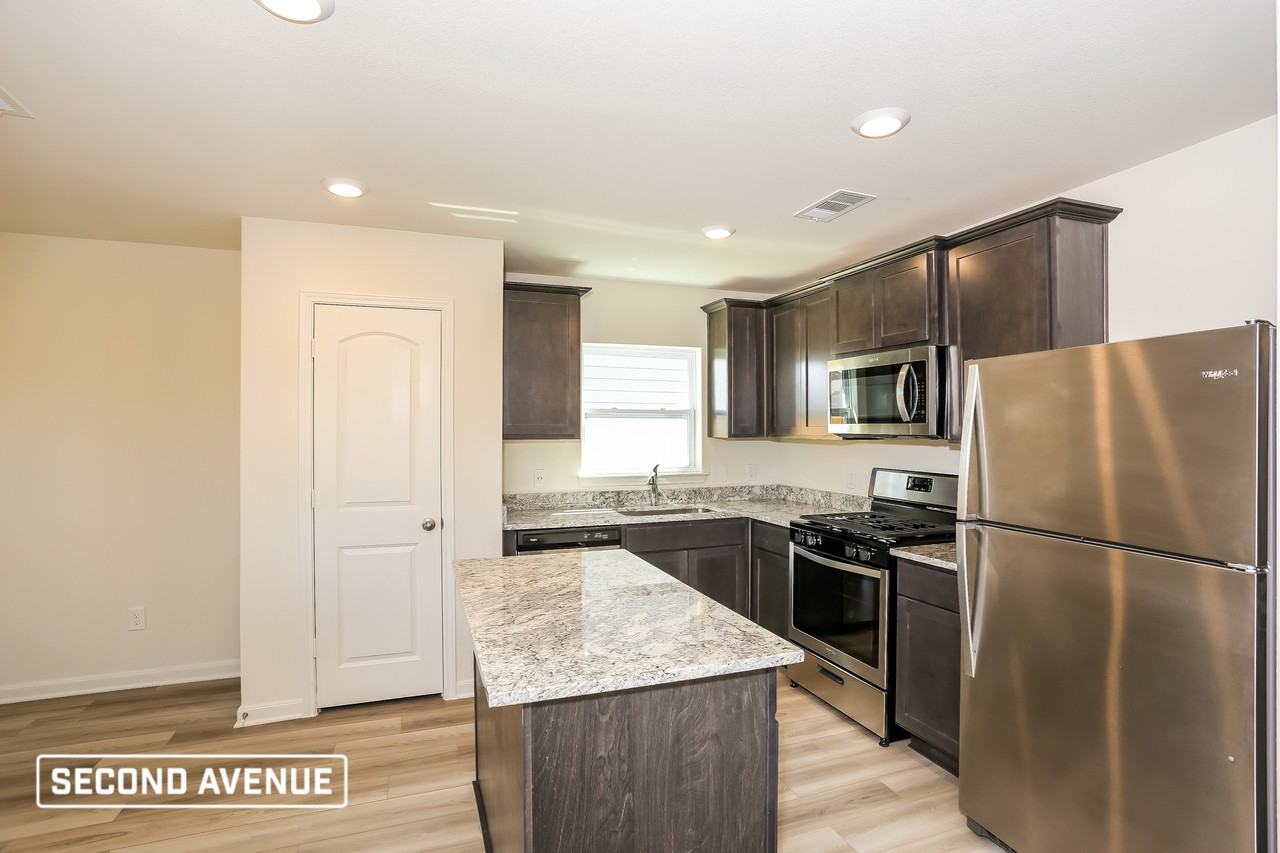 1428 Palamedes Dr - Photo 4 of 18