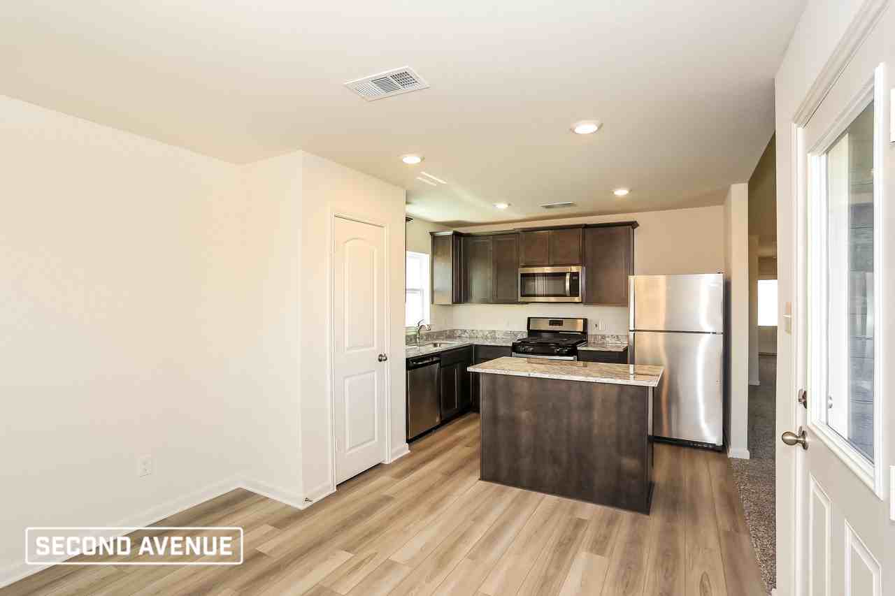 1428 Palamedes Dr - Photo 5 of 18