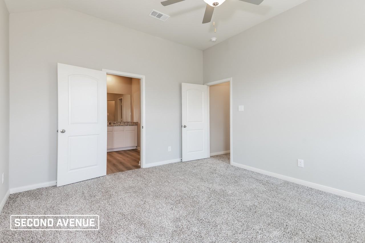 2020 Jeanine Dr - Photo 6 of 18