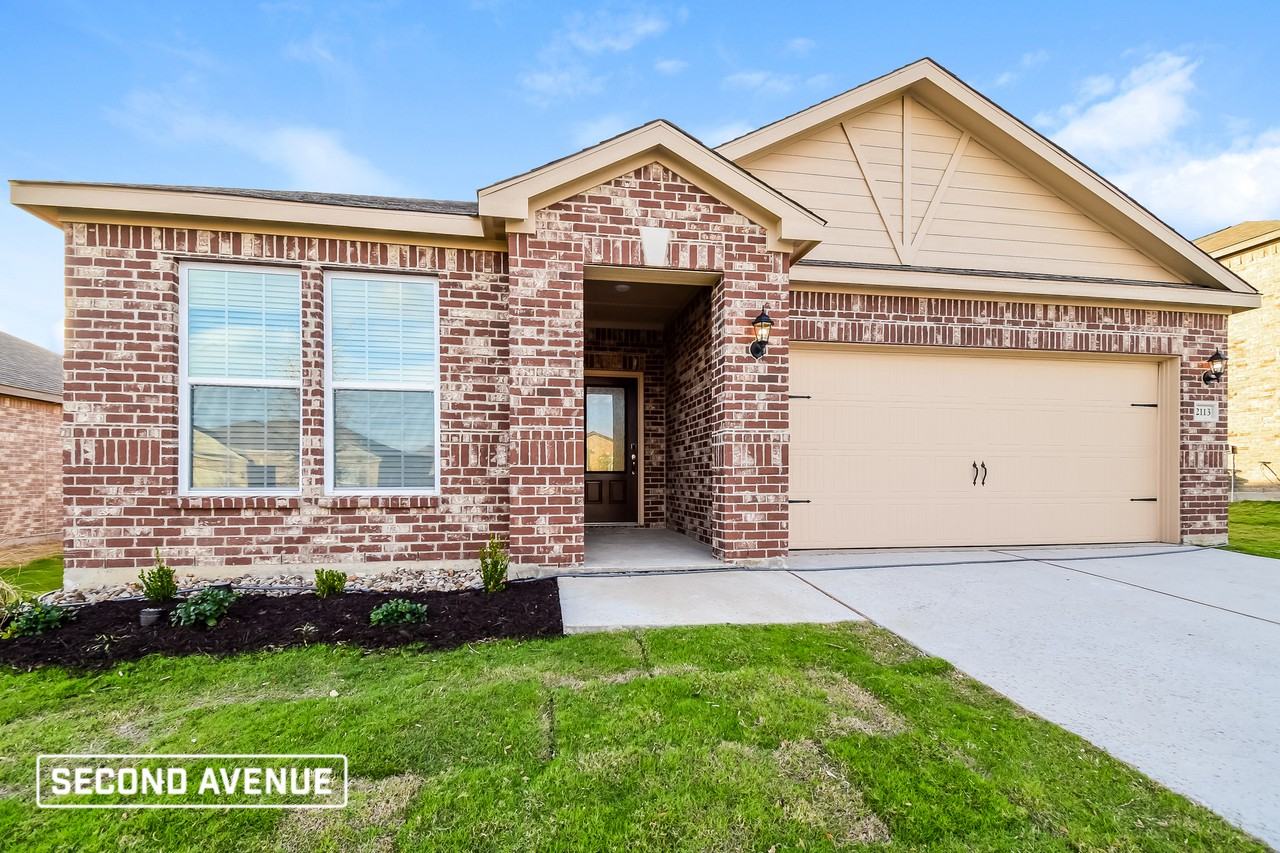 2113 Jeanine Dr - Photo 2 of 18