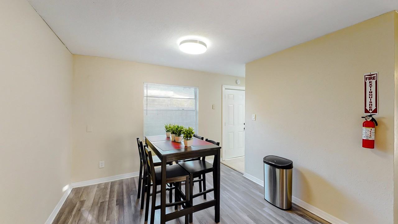 E 27th Ave - Photo 7 of 22