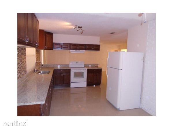 2568 NW 34th Terrace - Photo 3 of 10