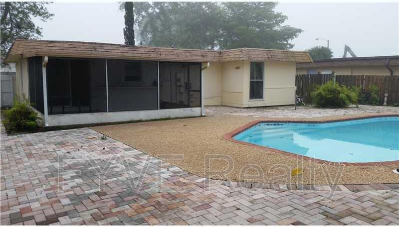 7807 Nw 73rd Ter - Photo 3 of 17