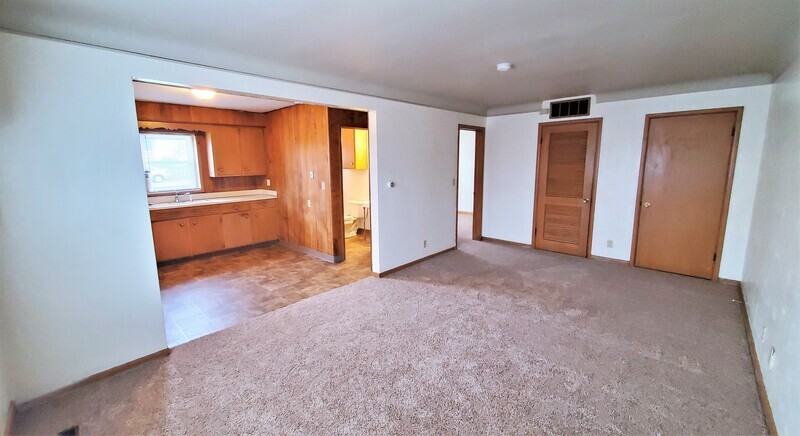 138 33rd Street Drive Southeast #3 - Photo 3 of 15