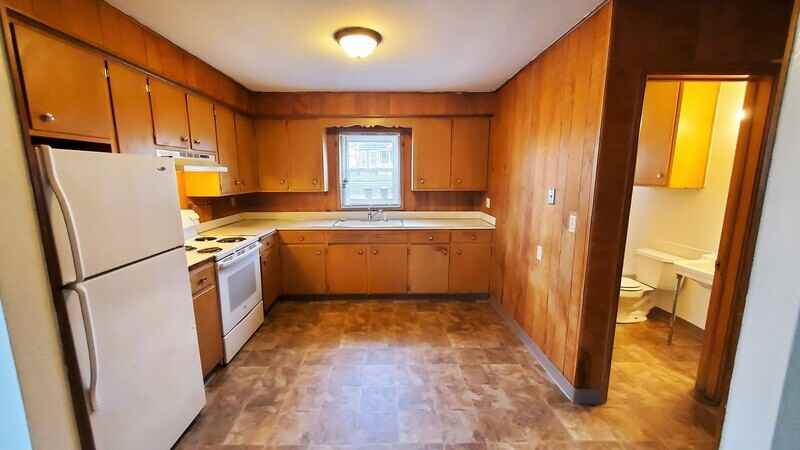 138 33rd Street Drive Southeast #3 - Photo 6 of 15