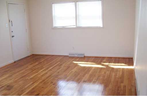 367 Hillcrest Dr #1 - Photo 3 of 8