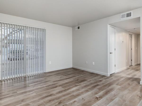 663 E State St - Photo 3 of 12