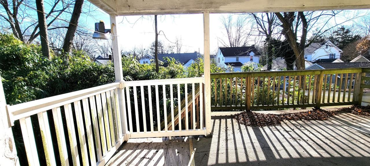 312 Maryland Ave #B - Photo 6 of 16