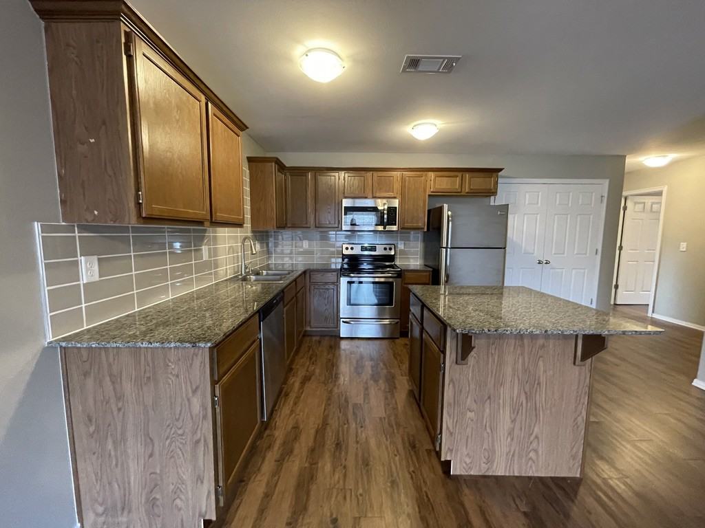 3002 Sw Deerfield Blvd #1 - Photo 2 of 16