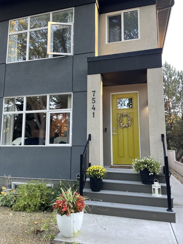 3 Bedroom 2.5 Bathroom House in King Edward Park Apartments 7541 79