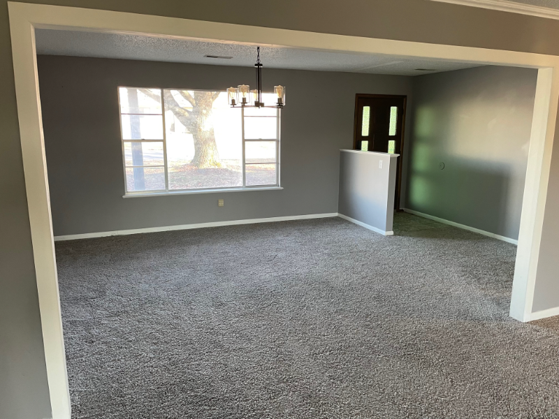 1402 Southeast P Street - Photo 3 of 16