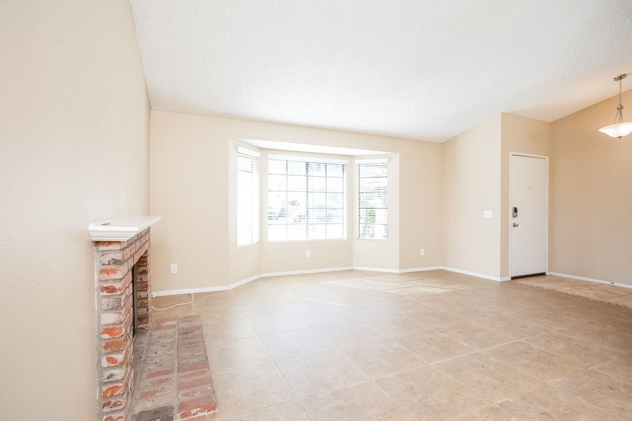 19086 Reindeer Dr - Photo 3 of 21