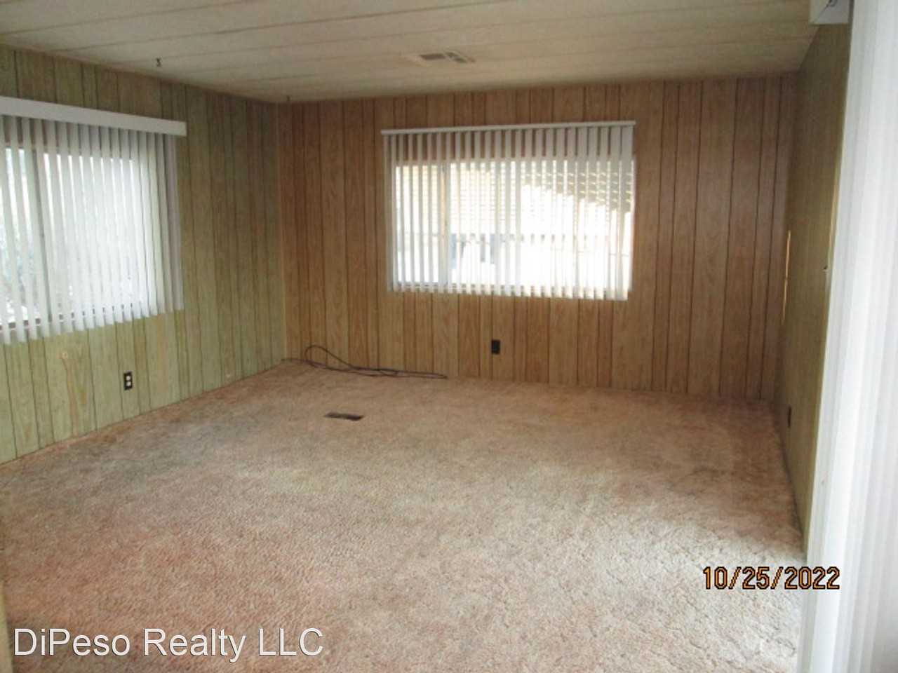 466 E Hillcrest Dr - Photo 3 of 19