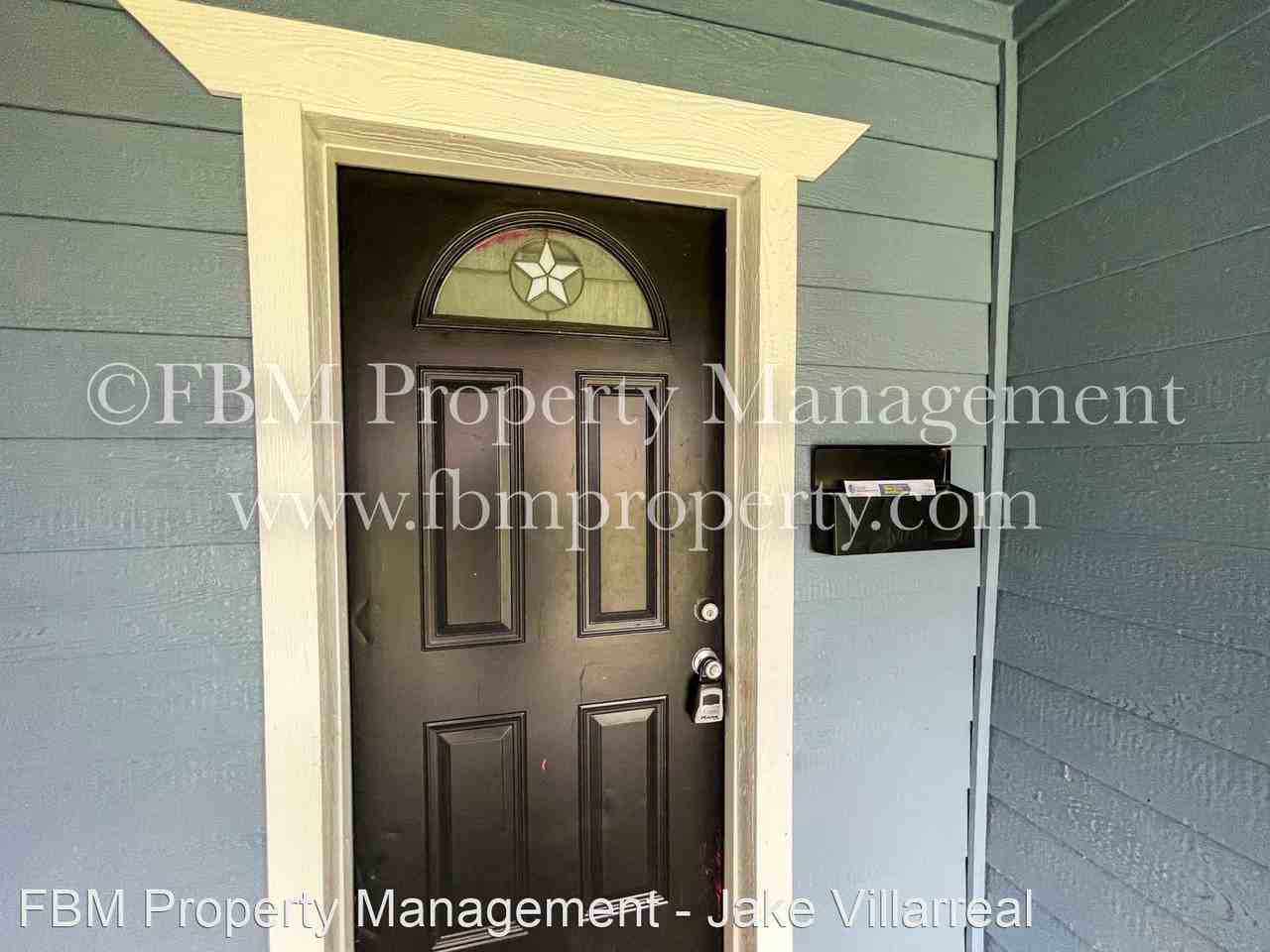 801 NW Main Street - Photo 3 of 12
