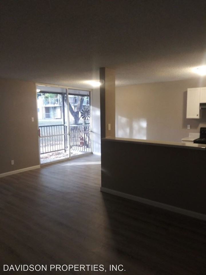 100/200 Whitewood Drive - Photo 3 of 5