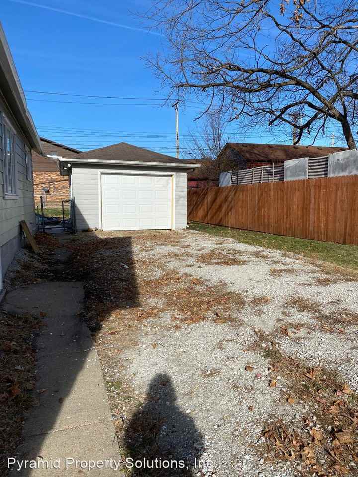 105 W Montgomery St - Photo 2 of 24