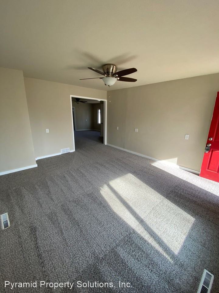 105 W Montgomery St - Photo 3 of 24