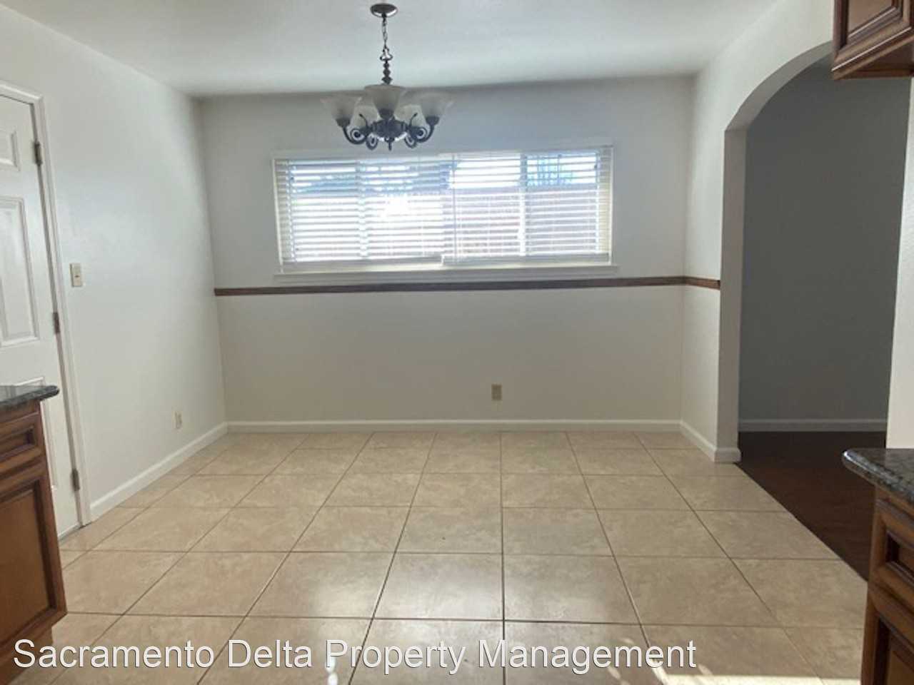 4009 Bruce Way - Photo 3 of 12