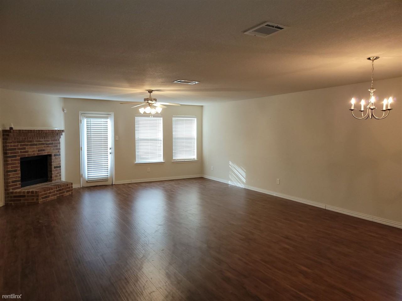 1934 Mosley Dr - Photo 2 of 15