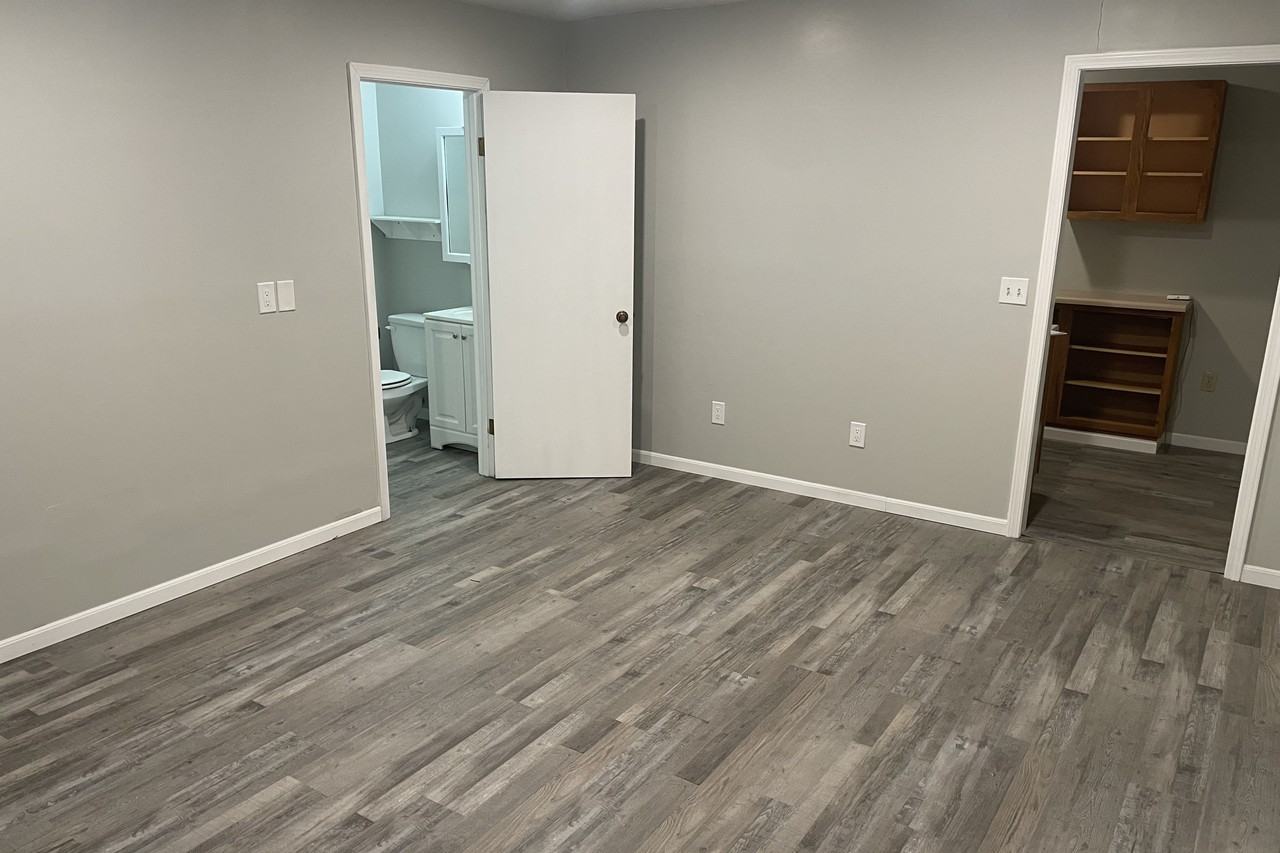 129 W Hall Ave - Photo 2 of 15