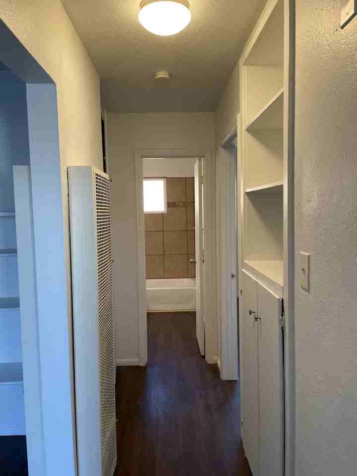 313 Montclaire Dr Se - Photo 3 of 9