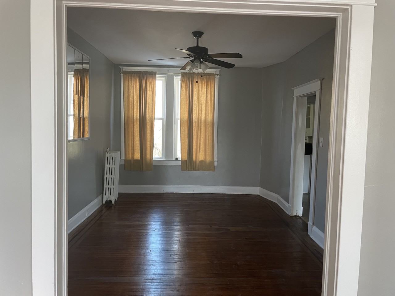 1011 N Rosedale St - Photo 6 of 20
