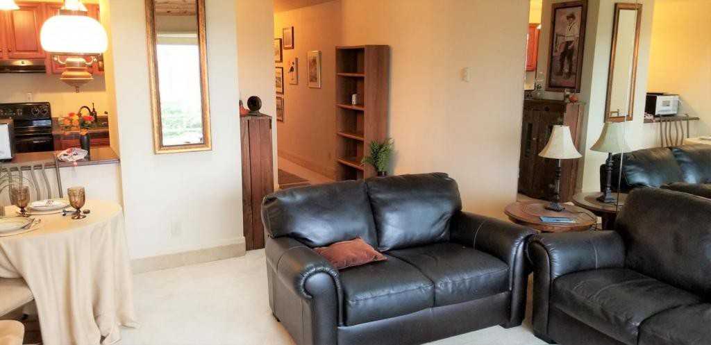 1000 Sw Bay St - Photo 3 of 11