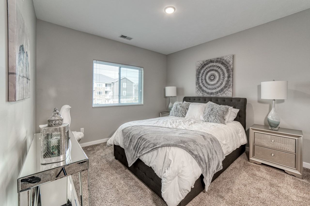 Piper Lakes Apartment Homes - Photo 6 of 24