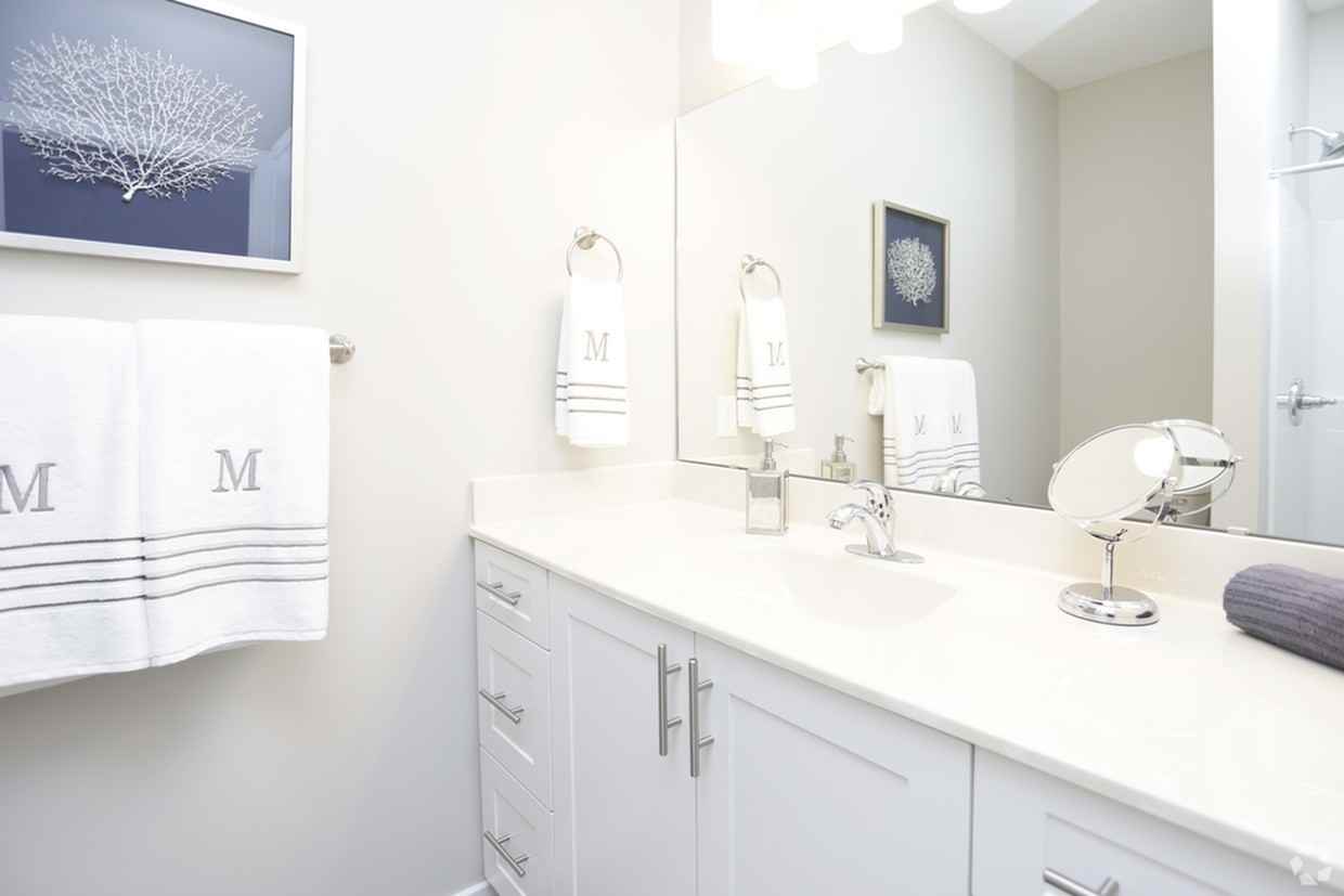 Piper Lakes Apartment Homes - Photo 7 of 24