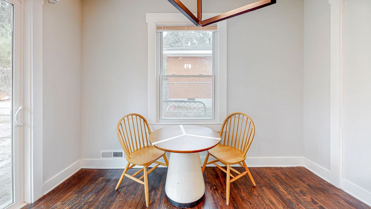 Rhinehill Rd Se - Photo 6 of 13