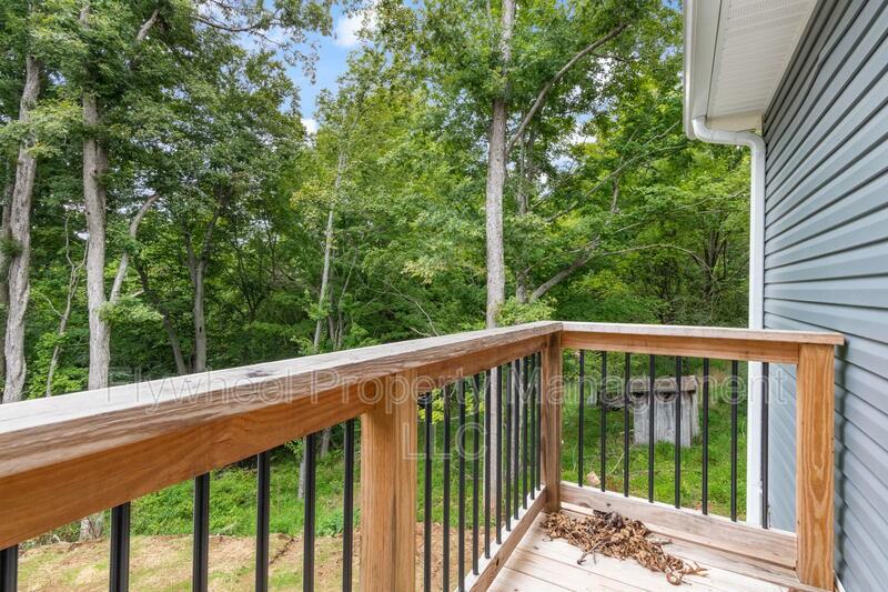 2645 Bell St #B - Photo 6 of 20