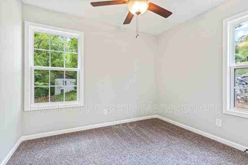 2645 Bell St #B - Photo 7 of 20