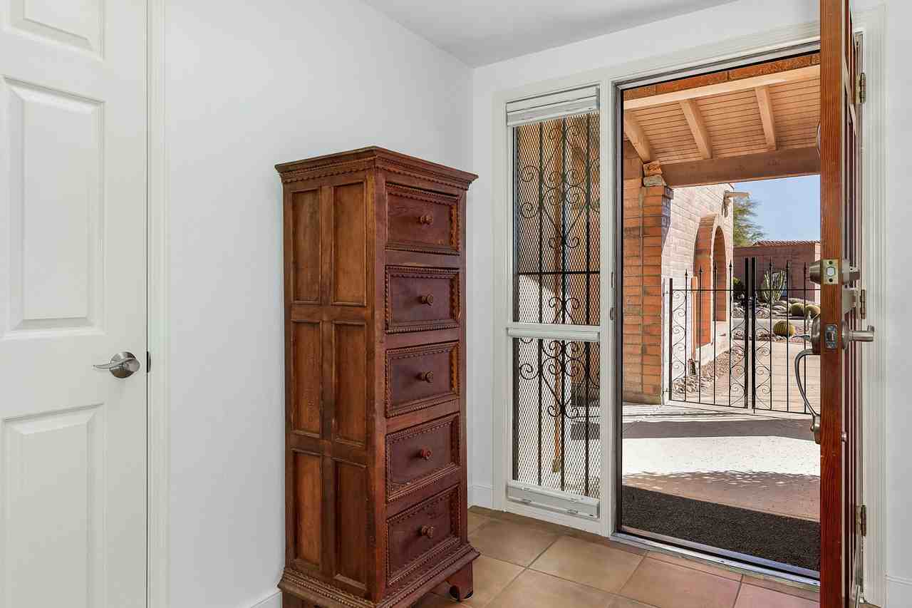 5289 North Vía Sempreverde - Photo 2 of 26