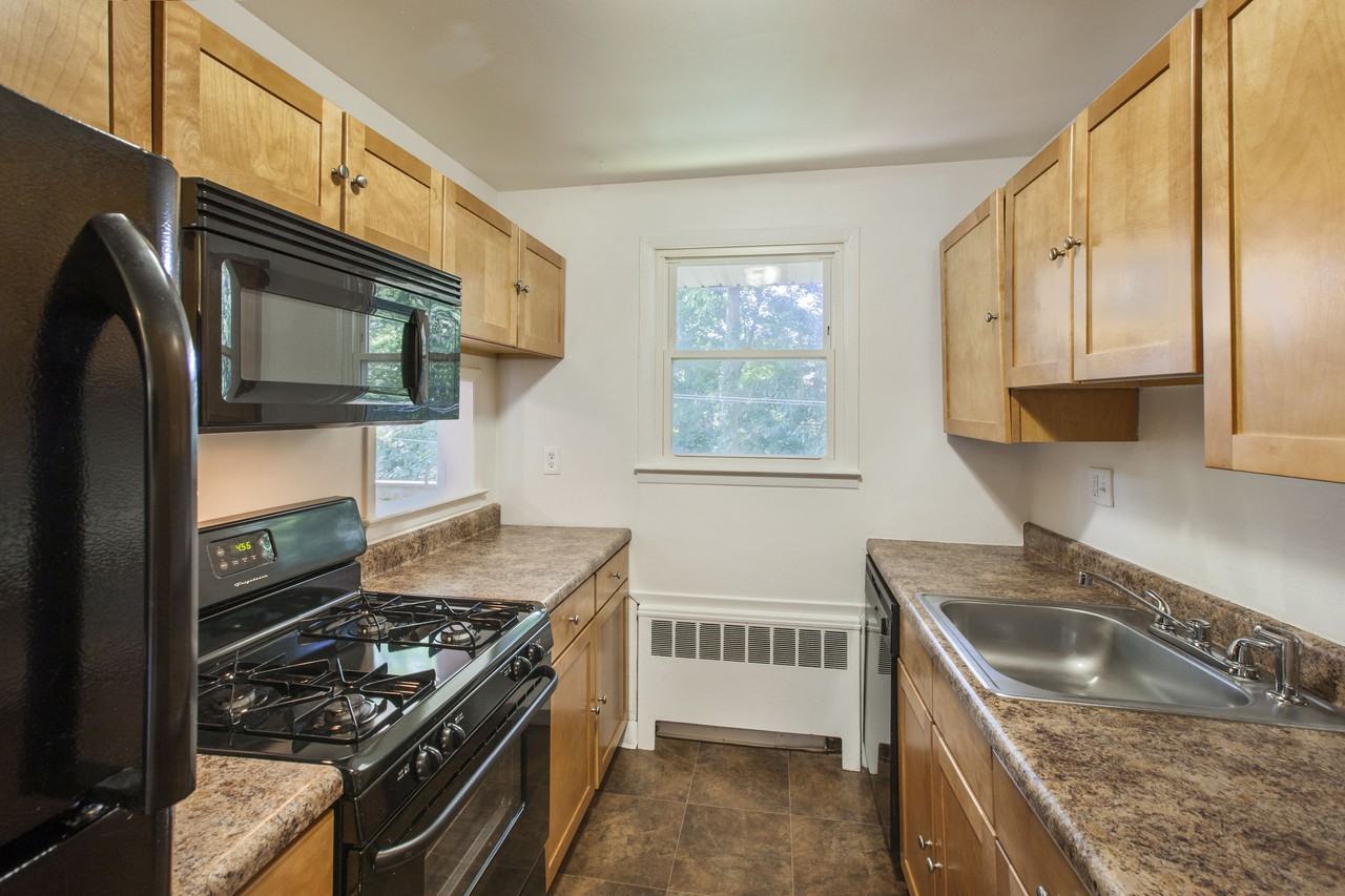 Riverhill Apartments - Photo 4 of 49