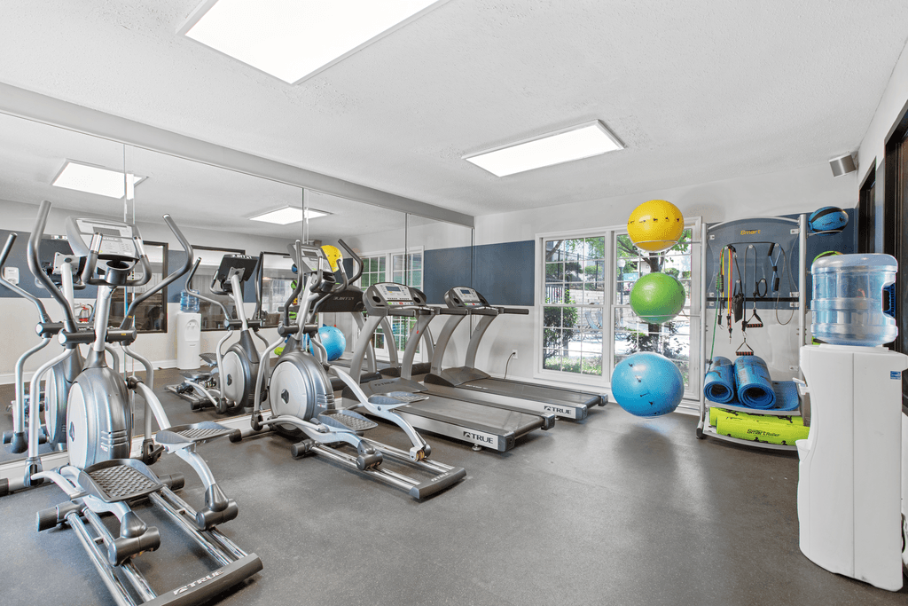 Icon on The Greenway Apartments - Photo 7 of 37