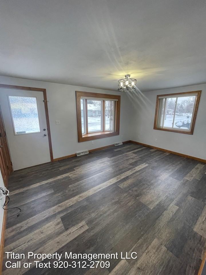 1371 Inverness Ln #1 - Photo 4 of 24