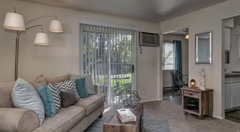 737 N Stilson Rd - Photo 6 of 10