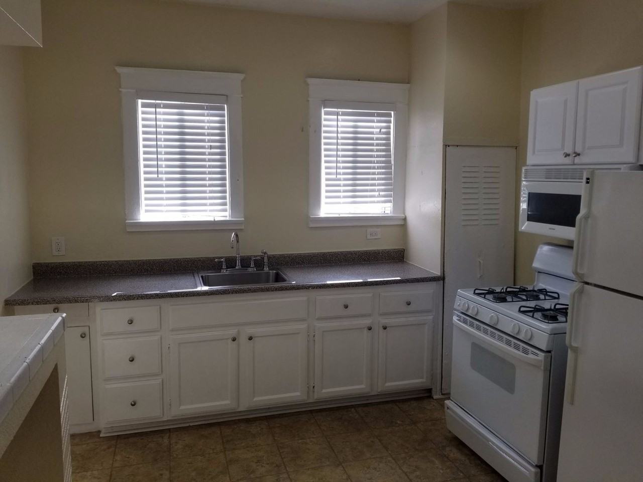 1366 N Serrano Ave - Photo 2 of 10