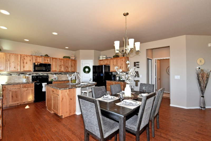 2039 Blue Moon Dr - Photo 3 of 9