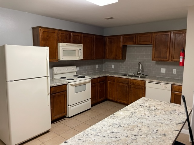 23409 High Point St - Photo 2 of 18