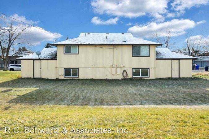 10511-10513 E.  Augusta Ave - Photo 2 of 8