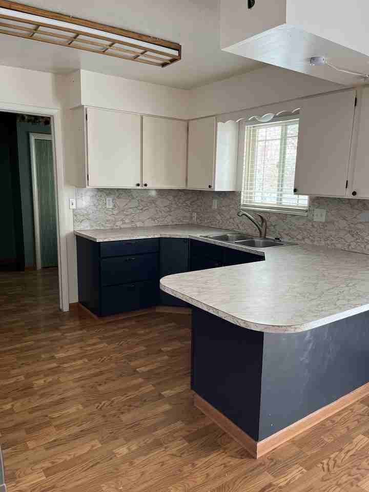 620 N 5th W - Photo 3 of 19