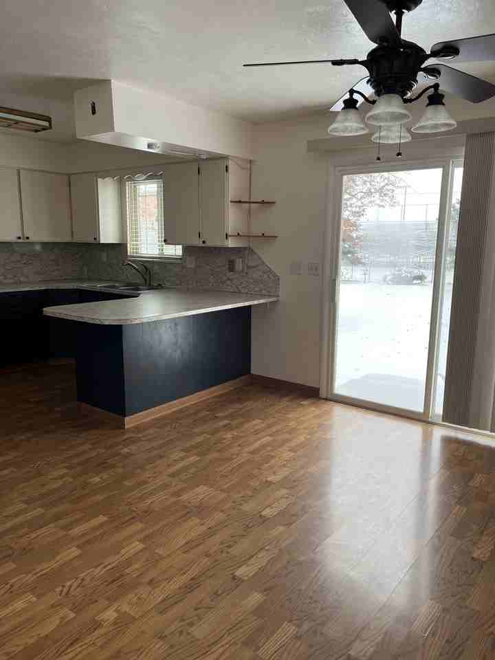 620 N 5th W - Photo 4 of 19