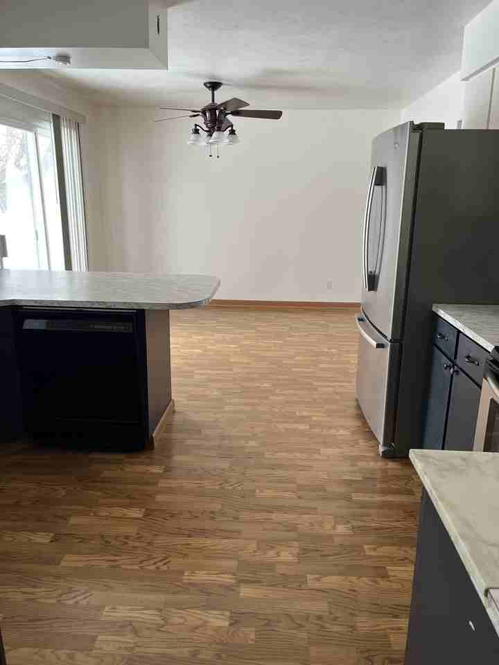 620 N 5th W - Photo 5 of 19