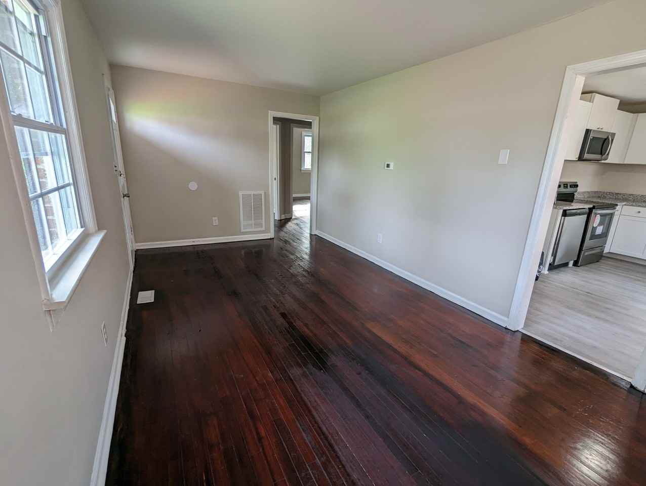 311 Church St - Photo 3 of 10