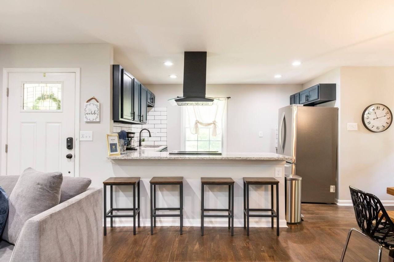 2630 Jewel St #A - Photo 3 of 7