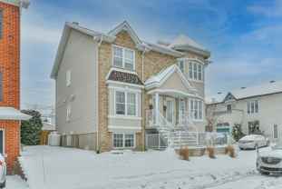 4174 Av de la Renaissance - Photo 1 of 1