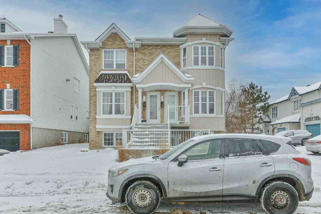 4174 Av de la Renaissance - Photo 2 of 20